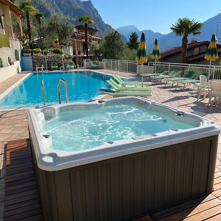 Appartamenti Villa Clivia Limone sul Garda Exterior photo